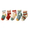 Gran Precio de VentaCalcetines para Bebé Primavera, Otoño, Invierno Estilos Nuevos Fabricante Mayorista Estilo de Dibujos Animados Lindo Fruta Animal Productos para Bebé Clase A