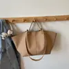 Bolsa de Ombro Retro com Nova Textura Personalizada Moda Casual Feminina Bolsa Tote Grande Capacidade Outono e Inverno 2025