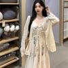Elegante vestido retro con escote en V y tirantes plisados, traje de talla grande para chica gordita de primavera, vestido estampado ajustado de alta gama