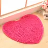 Tapete de chão de chenille com pelos longos em formato de coração decoração de sala de casamento capacho suprimentos de casamento atacado tapete em formato de coração 50*60cm