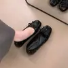 Primeiro Encontro com os Sapatos Slip-On Versáteis com Laço Aumenta-Altura da Nova Temporada, Sapatos Femininos Elegantes com Rebites para o Dia a Dia, Novidade 2026