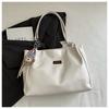 Bolsa Tote Popular Texturizada de Grande Capacidade Deste Ano para Mulheres 2025 Nova Moda Tendência Casual Estudante Estilo Normcore Bolsa de Ombro