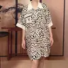 1-100 Padrão Floral Transmissão Ao Vivo Nova Camisola de Seda Gelo Feminina Verão Fina Sexy Cardigã Pijama Luxo Acessível Solto Roupas de Casa