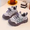 Zapatillas clásicas y versátiles para niños, nueva colección primavera/otoño 2026, zapatos casuales retro, zapatillas de correr duraderas para niños y niñas