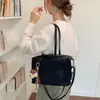 Bolso Boston de gamuza nuevo 2026, estilo francés, moderno, retro, versátil, con sensación de alta gama y gran capacidad, diseñado como bolso cruzado