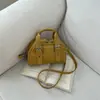 Yuezhi 2026 Verano Nueva Moda Versátil Bolso de Mano Sencillo Bolso Cuadrado Pequeño Casual para Viajes y Trabajo Precio por Bolso Cruzado