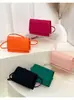 Bolso de Hombro de Fieltro Retro de Moda 2026 Nuevo Bolso de Mano Casual Patrón de Piedra Cuadrado Pequeño Cruzado de Moda Simple