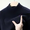 Suéter grossinho anti-pilling masculino novo para outono e inverno no atacado, cor sólida, gola alta parcial, camisa base quente de tricô