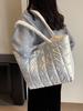 Bolsa de ombro acolchoada xadrez Nova outono e inverno 2023 bolsa tote xadrez macio de grande capacidade moda estilo ocidental para mulheres