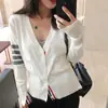 Suéter de punto fino para mujer abrigo corto fino blanco primavera y otoño gris el mismo suéter de Wang Xinling 2023 top