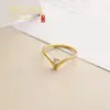 Anillo de moda transfronterizo más vendido de Amazon, forma de V gota de agua, acero de titanio 18K, anillo versátil y elegante para mujer, directo del fabricante