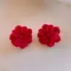 Pendientes de Flor Roja Estilo Retro Francés de Aguja Plateada, Pendientes de Lujo Ligero de Gama Alta, Pendientes Versátiles de Nicho para Otoño e Invierno para Mujer