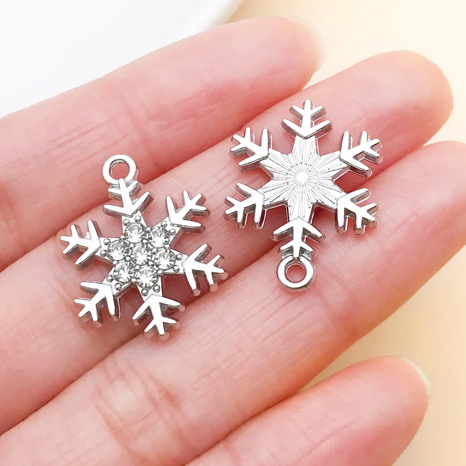 27050-SD-白k锌合金点钻雪花21.5x16mm-1.
