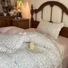 Juego de cuatro piezas de encaje estilo coreano de grado A en terciopelo de leche, engrosado para invierno, funda de edredón de forro polar coral de alto peso, juego de tres piezas de franela