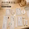 Kit de Lavagem Descartável Hotel de Luxo Especial Escova de Dentes Descartável Pasta de Dente Conjunto de Artigos de Higiene Pessoal Conjunto de Seis Peças Atacado