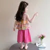 Doce Roupa de Verão para Meninas 2026 Novo Estilo Colete Floral Roupa de Verão Calça de Perna Larga Infantil Conjunto de Duas Peças