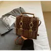 Mochila Bolsa de Mão Estilo Coreano com Estampa de Leopardo Contrastante para Mulheres, Fashionável e Elegante, Adequada para Estudantes Indo para as Aulas, Deslocamento Retrô e Uso Casual
