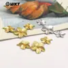 Wt-C333 Diseño Único de Tres Flores Conector de Colgante Chapado en Oro de 18 Quilates Accesorios para Pendientes Hechos a Mano