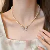 Collar de Perlas con Colgante Plisado Estilo Francés, Lujo Ligero y Sensación de Alta Gama, Cadena para Clavícula para Mujer, Accesorio de Cuello de Moda y Elegante con Diseño Único