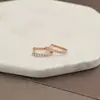 Aretes de Plata Esterlina con Diseño de Nicho de Moda Nueva 2025 en Forma de U para Mujer, Aretes Elegantes de Tendencia, Aretes de Diamantes Simples y Compactos