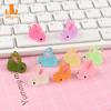 Resina simulación tridimensional pequeño conejo luminoso diy funda para teléfono móvil llavero refrigerador material de decoración micro paisaje