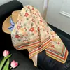 2024 Novo Verão Estilo Pastoral Flor Faixa de Cabelo Lenço de Seda Feminino Fita Protetora Solar Lenço Triângulo Sem Alças Lenço Quadrado Pequeno