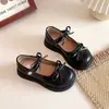 Zapatos para niñas, zapatos de cuero de moda infantil, nuevo modelo de otoño 2026, suela suave, antideslizantes, bailarinas dulces de princesa con lazo