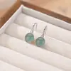 Yilu Jade Azul Plateado del Agua S925 Plata de Ley Patrón Redondo Estilo Étnico Chino Pendientes Casuales con Gancho para la Oreja Venta Directa de Fábrica