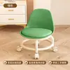 Taburete Pequeño con Ruedas, Taburete Bajo con Ruedas Giratorias, Taburete para Niños Pequeños para Uso en Casa, Silla Rodante Perezosa, Silla Pequeña de Moda, Banco Famoso en Internet