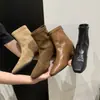Temporada del Primer Encuentro: Botines Cuadrados Retro Tallados que Aumentan la Altura 5cm para Mujer, Nuevos Botines Ajustados Versátiles Adelgazantes Otoño/Invierno