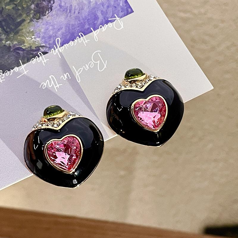 2212112 (1) 法式复古轻奢异形黑色爱心耳钉女小众设