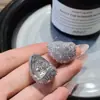 Pendientes Colgantes de Circonita Plateada Súper Brillantes, a la Moda y Exquisitos, con un Diseño Único y de Nicho que Irradia Elegancia