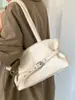 Bolso de axila grande de alta moda retro para mujer, nuevo bolso de hombro tipo tote simple de moda para el otoño de 2026