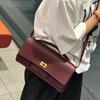 2025 Novo Estilo Couro Genuíno Fashion Vintage Versátil Bolsa Horizontal de Mão Baguete Ombro Transversal Versátil Bolsa de Mão Feminina para Jantar