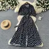 Vestido vermelho de bolinhas estilo francês com decote em V para mulheres, de manga curta, acinturado, emagrecedor, rejuvenescedor, vestido vintage evasê, vestido longo outono 2026