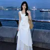 Vestido irregular estilo vacacional para mujer, nuevo modelo 2026, blanco, entallado en la cintura, vestido largo de verano