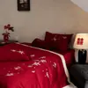 2026 Novo Casamento Algodão de Fibra Longa 100S Todo Algodão Bordado de Luxo Leve Conjunto de Quatro Peças Capa de Edredom Vermelha de Casamento Roupa de Cama Alegre para Casamento