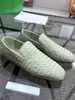Zapatos Nuevos Europeos para Pareja Moda Casual Mocasines Tejidos Transpirables Resistentes al Olor Versátiles Cómodos Zapatos Unisex