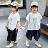 Conjunto de Roupas de Verão para Meninos 2026 Novo Estiloso Tendência Roupas Infantis Super Bonitas Colete sem Mangas de Verão para Bebê Menino