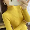 Camiseta básica OEM para mujer de otoño e invierno, suéter dulce de primavera y otoño, top de punto interior ajustado con diseño único y distintivo