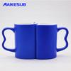 Nueva taza de cerámica con revestimiento que cambia de color, regalo de San Valentín, taza creativa con asa en forma de corazón y transferencia térmica para parejas.
