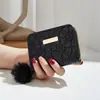 Carteira Feminina 2026 Primavera/Verão Nova Bolsa Clutch com Padrão de Pedra Carteira de Moedas Curta Texturizada Moda Cruzada Bolsa Feminina Atacado