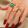 Anel Oval de Esmeralda Europeu e Americano Retro Cravejado com Diamantes Artístico Retro Elegante Simples Versátil Combinação de Anéis de Liga