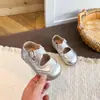 Sapatos de Princesa para Menina 2026 Primavera/Outono Novo Estilo Estilo Escolar Corte Baixo Sapatos Pequenos de Couro Estilo Britânico Brogue Sapatos de Bebê Sola Macia