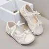 Sapatos Casuais da Moda e Versáteis para Meninas 2026 Verão Novo Malha Respirável Sapatos Casuais Loafers com Laço Infantil
