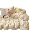 Ins fresh simples puro algodão conjunto de cama de quatro peças classe A qualidade mãe e bebê sono nu desenho animado dormitório capa de edredom individual saia de cama de estudante conjunto de três peças