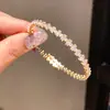 Pulseira Aberta Quadrada de Zircônia Simples e Fashion Broche Transfronteiriço Europeu e Americano Pulseira Versátil Joia Leve de Luxo de Alta Qualidade para Mulheres