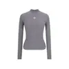Nueva Camiseta Base de Punto Gris de Manga Larga Acanalada de Cuello Medio Ajustada para Mujer 2025