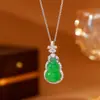 Collar de Calabaza de la Fortuna de Ágata para Mujer, Colgante Hueco de Calcedonia Natural, Moderno Diseño Floral, Cadena de Clavícula de Alta Gama