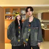 Jaqueta Jeans Retrô com Design Floral Tridimensional para Homens e Mulheres Nova Tendência Americana Outono 2025 Jaqueta de Estilo Neutro Cool